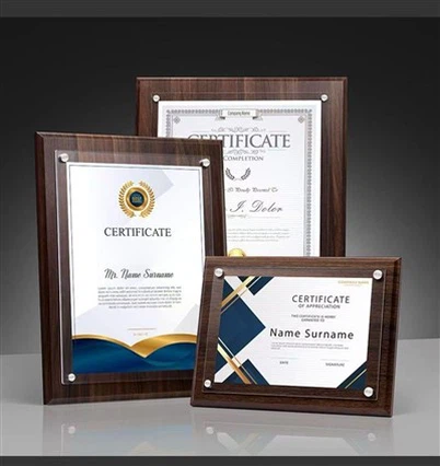 Plak z ořechového dřeva